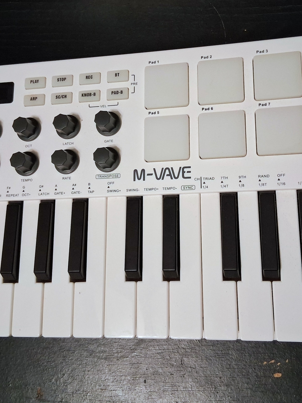 M-Vave 25-Key USB MIDI Keyboard Controller - White - Picture 3 of 16